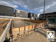 南向きバルコニーで陽当たり、風通し良好。奥行きがあり広々としているため、お洗濯物をたっぷりと干す事ができます。