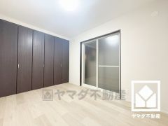 約6帖の1階洋室です。全居室に収納がございますので、お部屋の広さを最大限に活用できます。