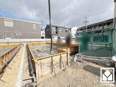 浴室には小窓が付いているので明るく、こもりがちな湿気もすぐ取り除くことができます。