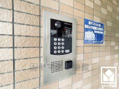 オートロック完備。あなたのプライバシーを大切に守るマンション。