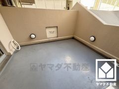 南東側テラスで、たっぷりの洗濯物も気持ちよく乾きます