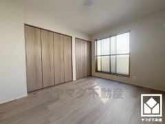 全居室フローリングでお掃除ラクラク。全居室収納もございますので、お部屋の広さを最大限に活用できます。