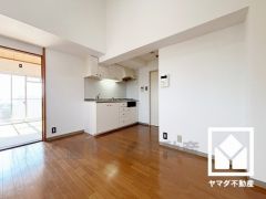 自然光を取り込む、開放感あふれる暮らし。隅々まで光が降り注ぎ、明るく心地の良い空間。