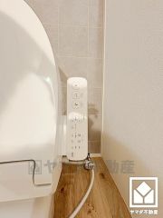 温水洗浄便座付きで、季節を問わずいつでも温かい便座をお使いいただけます。