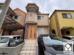 洗練された外観デザインが、住まう誇りを演出。街並みに馴染みながらも、ひときわ目を引く存在感。