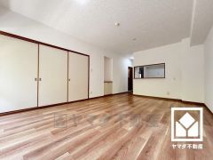 シンプルで美しいデザインのリビングが、毎日の生活に彩りを添える。