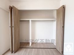 大きなクローゼットなので整理整頓しやすいです。