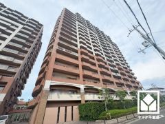 洗練された外観デザインが、住まう誇りを演出。都会に調和する美しい佇まいのマンション。