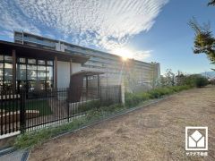 トイレは温水洗浄便座付きで、季節を問わずいつでも温かい便座をお使いいただけます。