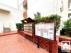 集合ポストが備わっています。鍵付きなので安心です。