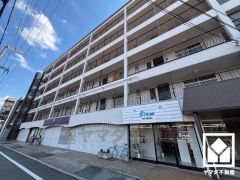 白を基調とした清潔感のある外観。帰るたびに安心感を感じられる佇まい。
