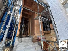 2階ホールにもワイドな収納スペースがあり、住空間を広々お使いいただけます。