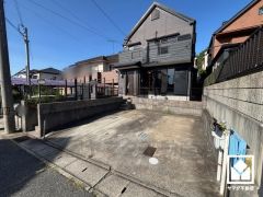 「関西スーパー苦楽園店」まで徒歩5分、「コープ苦楽園」まで徒歩9分など、お買い物施設が徒歩圏内に複数あり便利な住環境です。