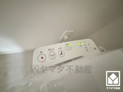 温水洗浄便座付きで、季節を問わずいつでも温かい便座をお使いいただけます。