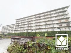 阪神電鉄本線「鳴尾・武庫川女子大前」駅まで徒歩約14分、阪神電鉄武庫川線「東鳴尾」駅まで徒歩約22分の立地。2沿線利用可能で、毎日の通勤・通学だけでなく、休日のお出かけまで利便性に優れています。