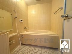 1日の疲れを癒す浴室でゆったりリフレッシュ。