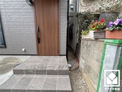 「業務スーパー西宮鳴尾店」まで徒歩6分、「キリン堂コープ西宮東店」まで徒歩6分、「セブンイレブン西宮小松町2丁目店」まで徒歩6分など、お買い物施設が徒歩圏内に複数あり便利な住環境です。