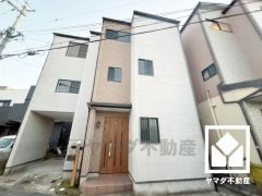 ボタン1つで自動でお湯張りができるオートバス機能付き。追い炊き機能もございますので、いつでも温かいお風呂に入ることができます。