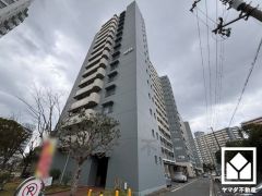 阪神電鉄武庫川線「武庫川団地前」駅まで徒歩約15分、阪神電鉄本線「鳴尾・武庫川女子大前」駅まで徒歩約25分の立地。