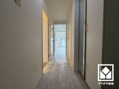 玄関から洗面室が近く、帰宅後すぐに手を洗えます。