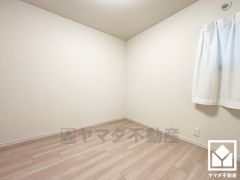 お子様のお部屋などにも丁度良い広さです。独立した居室なのでプライベートな時間をゆったり過ごせそうです。