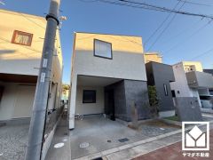 「セブンイレブン西宮上大市5丁目店」まで徒歩7分、「コープ甲東園」まで徒歩13分など、お買い物施設が徒歩圏内に複数あり便利な住環境です。