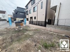 南側道路のため陽当たり良好です。
