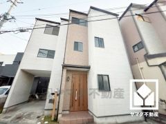 「ドラッグユタカ尼崎大庄川田店」まで徒歩8分、「グルメシティ西大島店」まで徒歩10分など、お買い物施設が徒歩圏内に複数あり便利な住環境です。