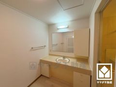 清潔感あふれる、快適な洗面空間