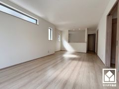 自然光を取り込む、開放感あふれる暮らし。隅々まで光が降り注ぎ、明るく心地の良い空間。