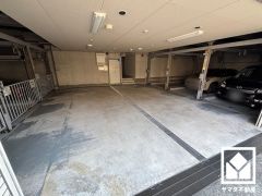 廊下にも収納スペースがあり、住空間を広々お使いいただけます。（A・Bプラン共通）
