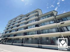 トイレは温水洗浄便座付で快適にお使いいただけます。