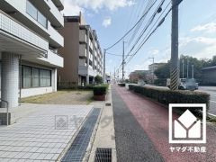 廊下にも収納があり、住空間を広々お使いいただけます。