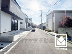 ZEH水準の高い省エネ性能を備えており、光熱費などのランニングコストを抑えられます。夏は涼しく、冬は暖かい、季節に関わらず快適に過ごせる住宅です。