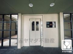 スムーズな移動を叶えるエレベーター。忙しい朝も快適に、ストレスフリーな暮らしをサポート。