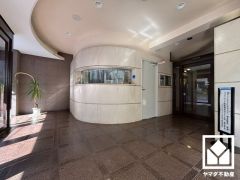 心地よい空間が広がる、清潔で美しいロビー。帰宅時や来客時にも気持ちの良い空間です。