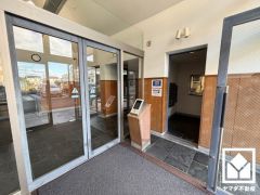 安心・安全な暮らしをサポートするオートロックシステムも完備。