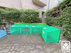 清潔なゴミ出し場で気持ち良くお使い頂けます。