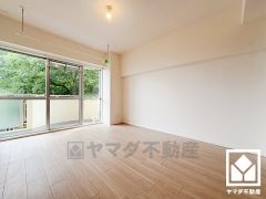 全居室フローリングでお掃除ラクラク。全居室収納もございますので、お部屋の広さを最大限に活用できます。