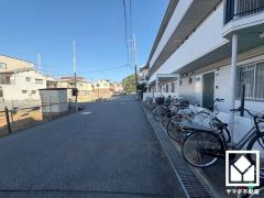 JR東海道本線「立花」駅まで徒歩約7分、阪神電鉄本線「尼崎センタープール前」駅まで徒歩約21分の立地。2沿線利用可能で、毎日の通勤・通学だけでなく、休日のお出かけまで利便性に優れています。