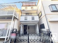 落ち着いた色合いと品のあるデザイン。帰るたびに安心感を感じられる佇まい。