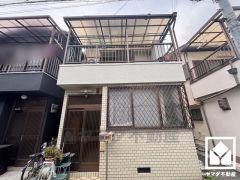 浴室にも小窓が付いているため明るく、こもりがちな湿気もすぐ取り除くことができます。