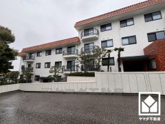 エレベーターはございませんが、2階のお部屋なので階段の昇降が少なく済み、湿気や害虫の侵入リスクも低くなります。