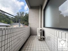 バルコニーが3か所ございますので、お洗濯物をたっぷりと干す事ができます。