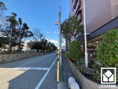 浴室1416サイズでゆったり足が伸ばせるので、毎日の疲れを癒やすバスタイムを実現。雨の日の洗濯や花粉・ウイルス対策にもお使いいただける浴室乾燥機付き。