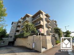 広々18帖のLDKが魅力。家族全員がリラックスできる、ゆったりとした快適リビングで温かい団らんの時間を。