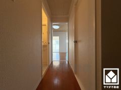 玄関から洗面室が近く、帰宅後すぐに手を洗えて衛生的です。