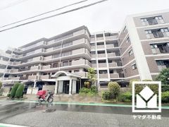 落ち着いた色合いと品のあるデザイン。帰るたびに安心感を感じられる佇まい。