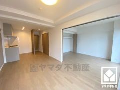シンプルで美しいデザインのリビングが、毎日の生活に彩りを添える。