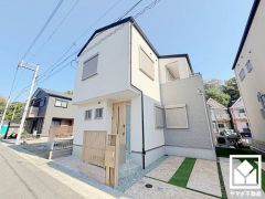 白を基調とした清潔感のある色合いと、品のあるデザイン。帰るたびに安心感を感じられる佇まい。